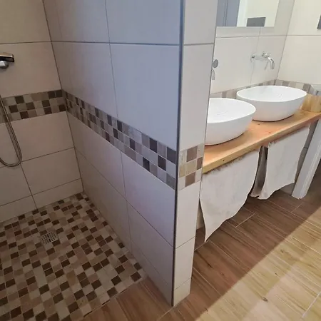 Wellness Roubenka Holčí Ferienhaus Miretice